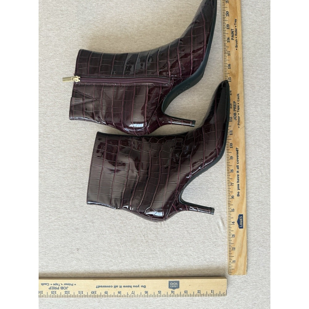 I.N.C. Woman's Burgundy Snake Skin Bootie Boot Shoe Size 9.5